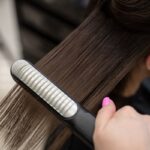 Stiratura permanente alla cheratina: vantaggi, rischi e risultati reali sui capelli Stiratura permanente alla cheratina