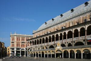 Piazza_delle_Erbe_a_Padova