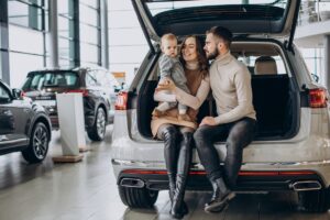 Come scegliere le migliori auto familiari economiche senza rinunciare a spazio e affidabilità