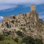 Villaggi fantasma Italia: viaggio tra i borghi abbandonati dove il tempo si è fermato Craco