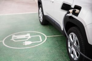 Auto elettrica conviene davvero? Costi, vantaggi e svantaggi nel 2026